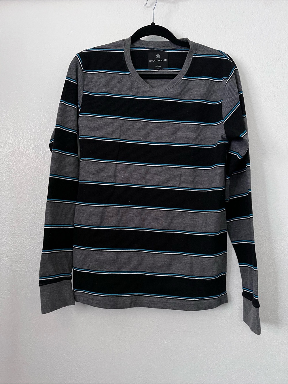 Shouthouse Men’s M Black Gray Blue Striped Thermal Shirt